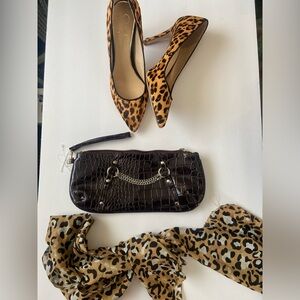 Beautiful leopard print shoes. Gently used.